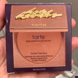 Tarte Bronzer in Hotel Heiress
